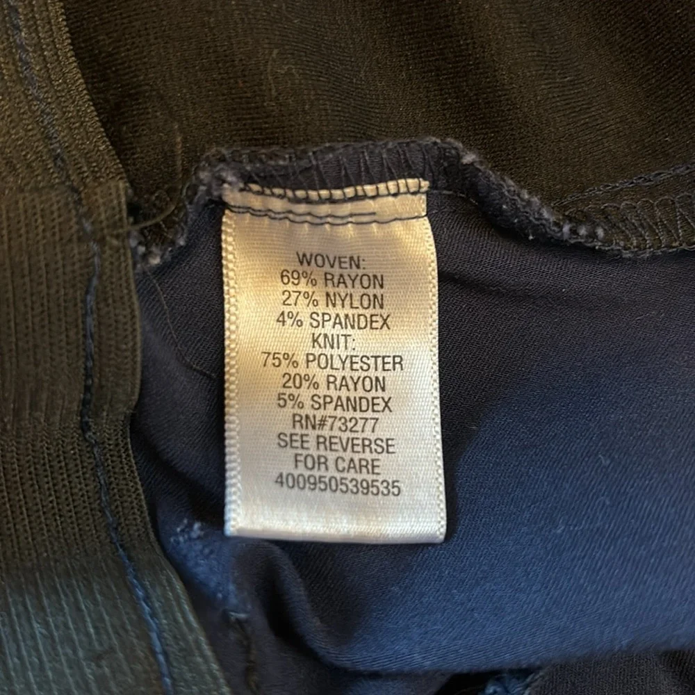 3/$20 Simply Vera Shorts - Picture 7 of 7